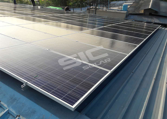 中国製の金属屋根の太陽光発電設置システム