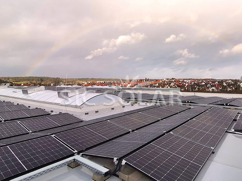 イタリアの200KW平屋根用太陽光パネル設置システム