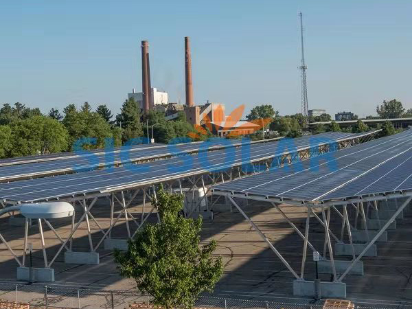 ハンガリーの2MWソーラーカーポート設置システム | Sic-solar.com